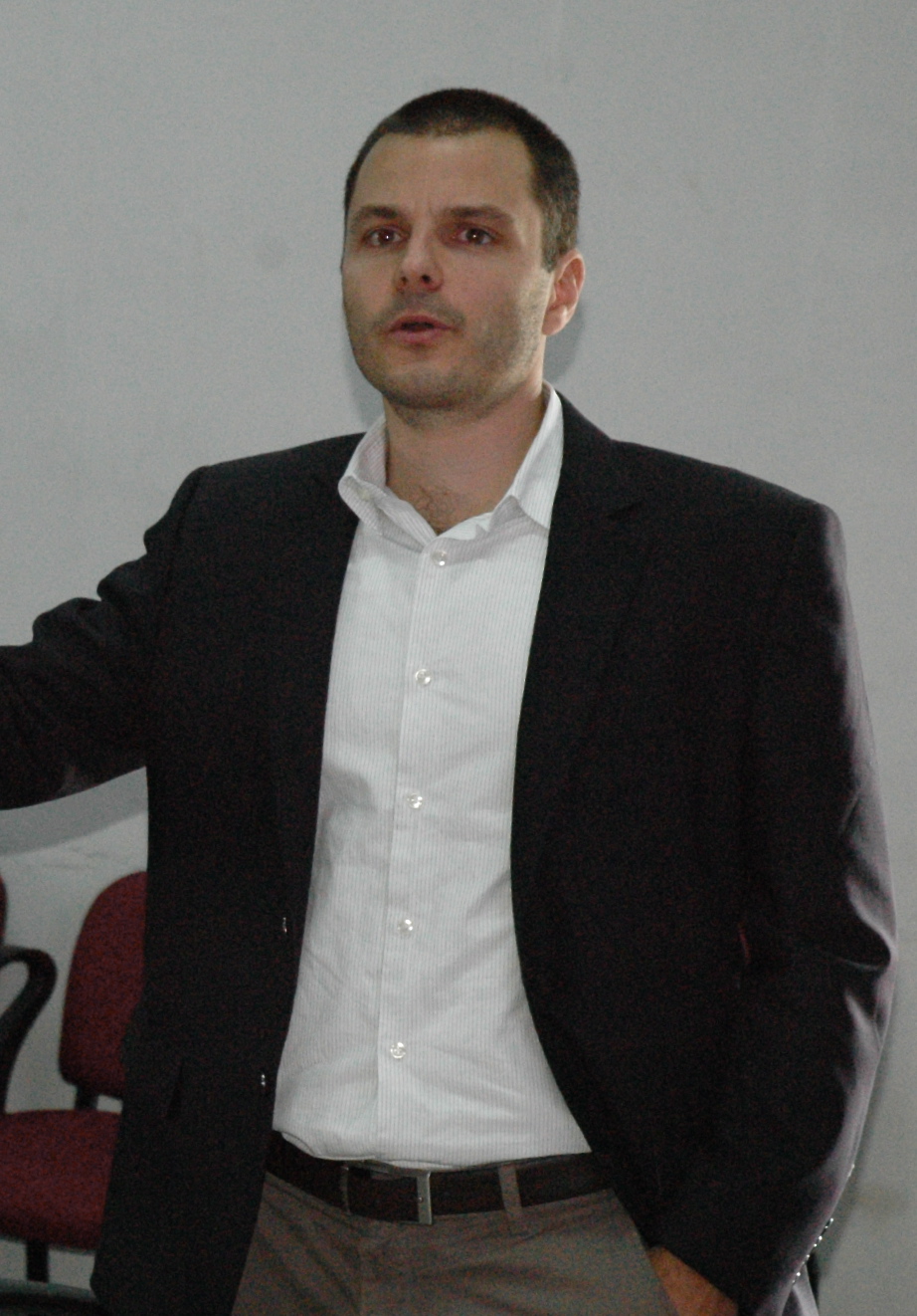 David Bockino lecturing at IIJNM